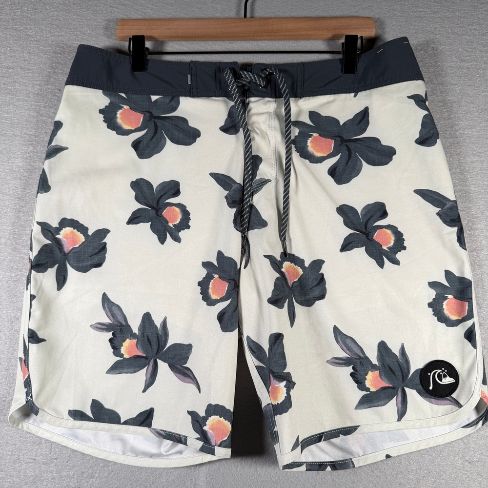 Quiksilver Highline Mens Board Shorts 34 White Gray Orchid‎ Floral EQYBS04524